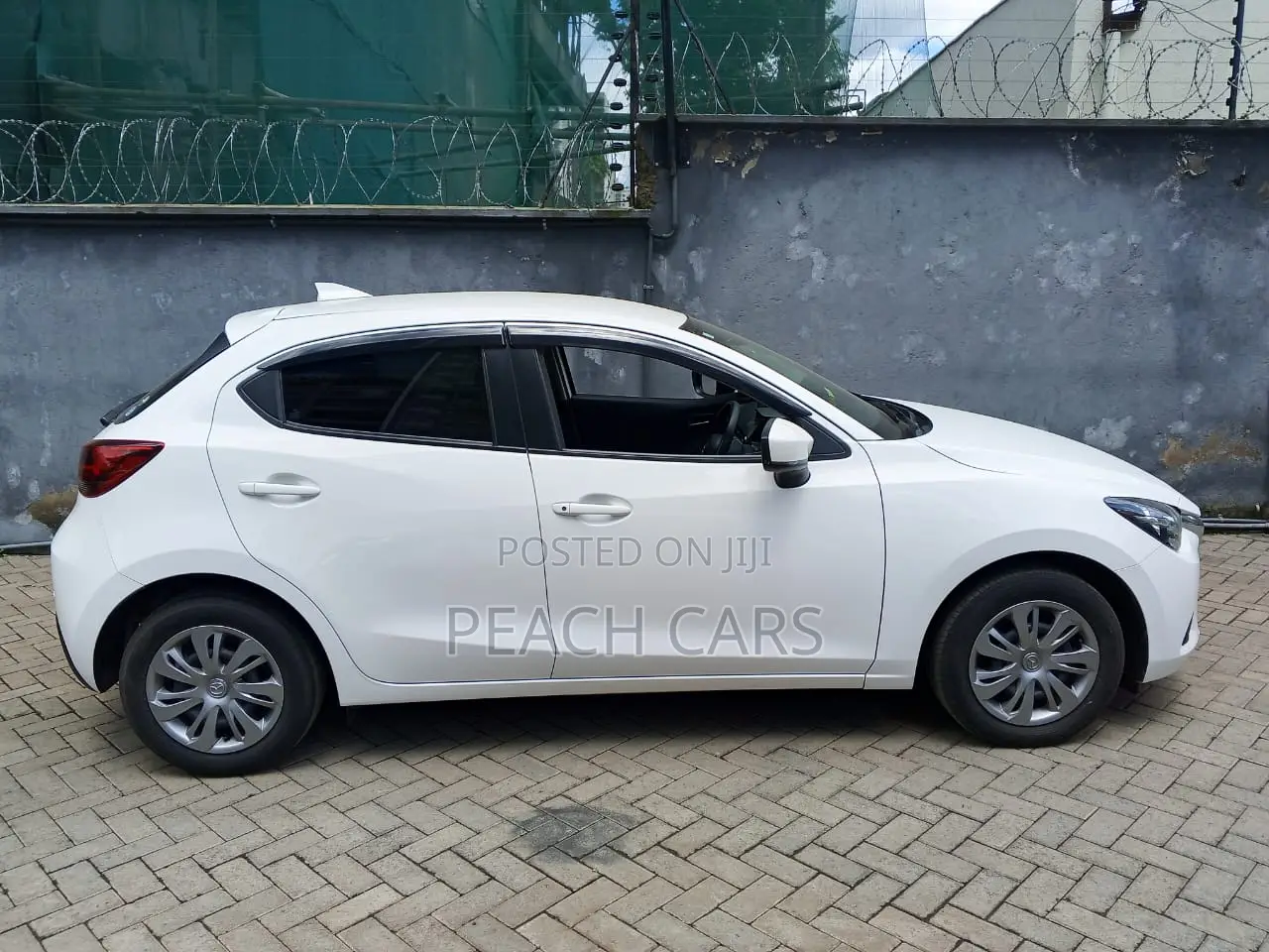 Toyota Vitz 2013 White