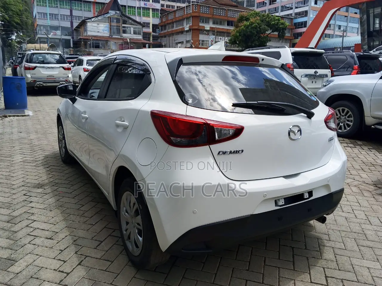 Toyota Vitz 2013 White