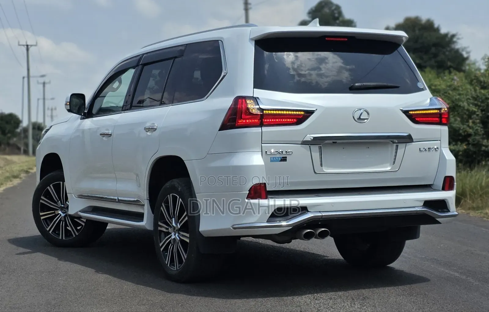 Lexus LX 570 AWD 2018 White