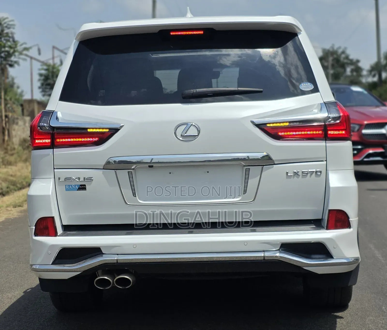 Lexus LX 570 AWD 2018 White
