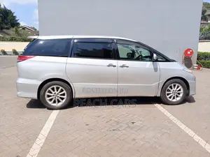 Toyota Estima 2011 Silver