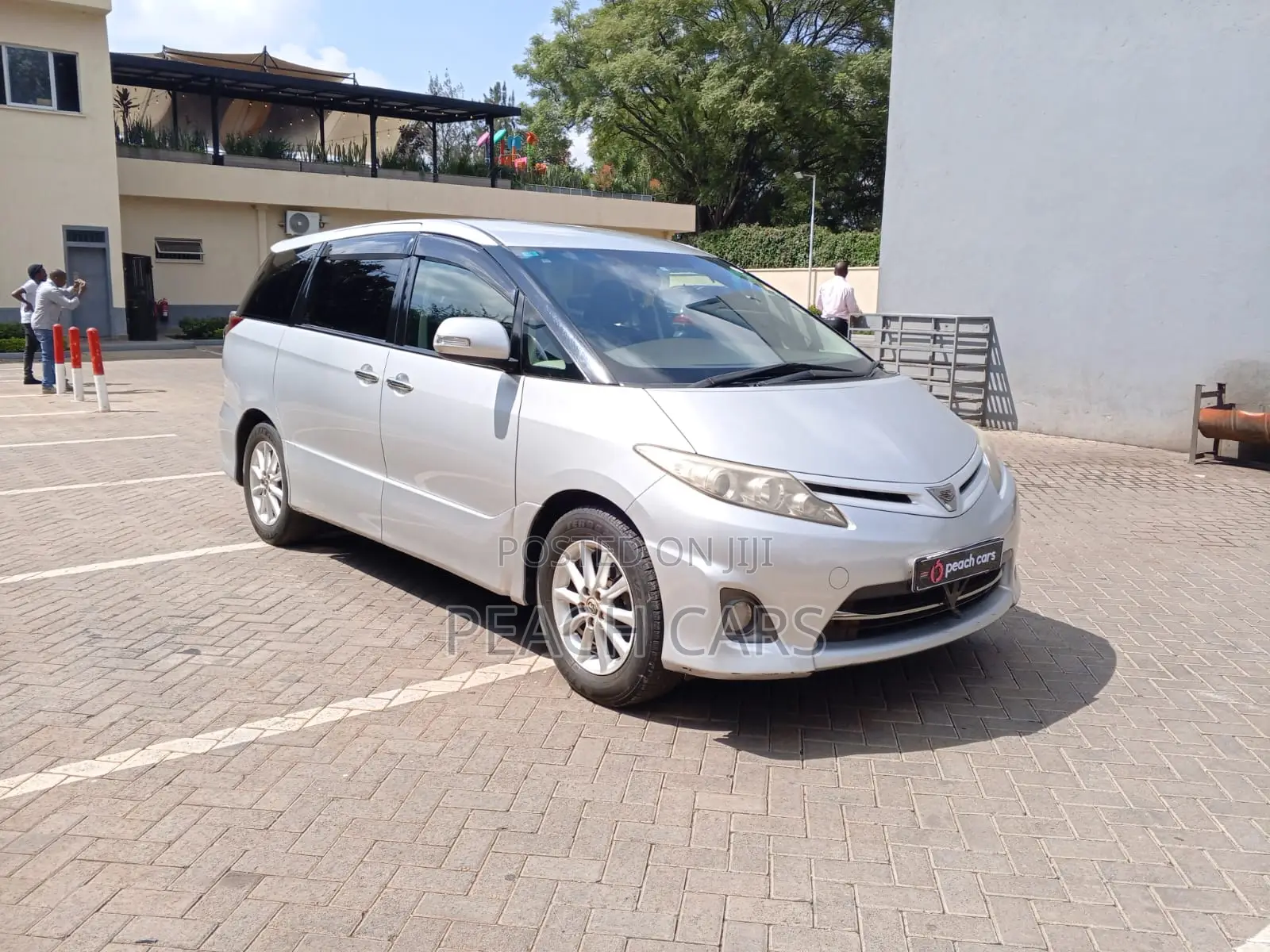 Toyota Estima 2011 Silver