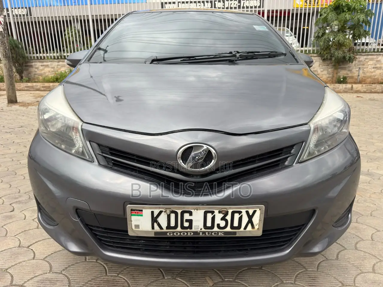 Toyota Vitz 2014 Gray