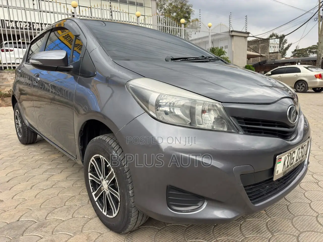Toyota Vitz 2014 Gray