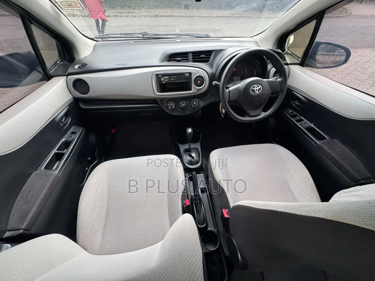 Toyota Vitz 2014 Gray