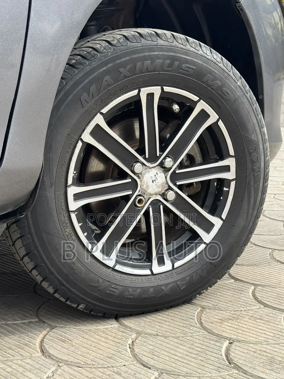 Toyota Vitz 2014 Gray