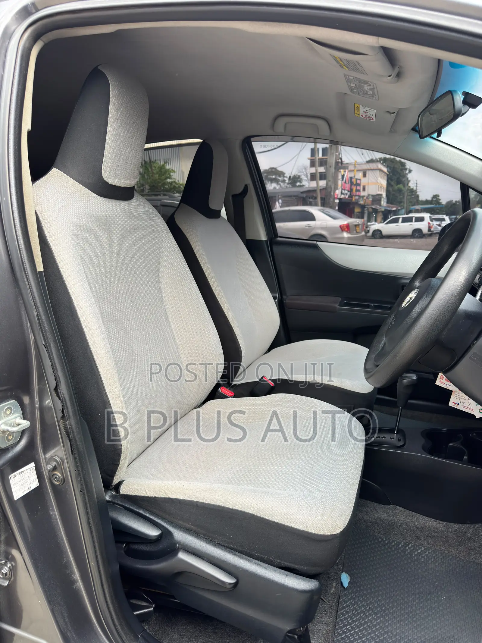 Toyota Vitz 2014 Gray