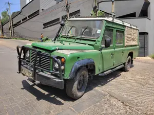 Land Rover Defender 130 2.5 TDS 2005 Green