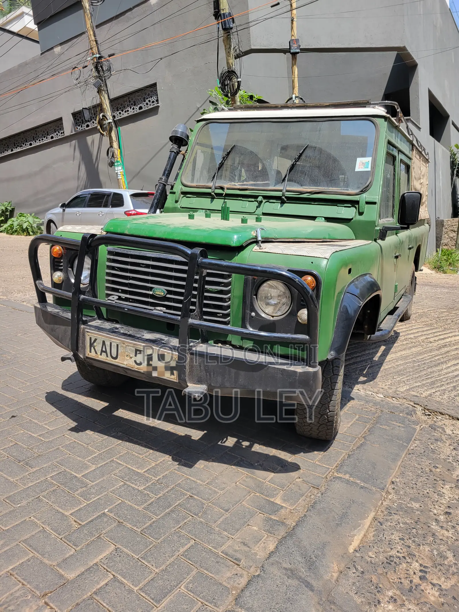 Land Rover Defender 130 2.5 TDS 2005 Green