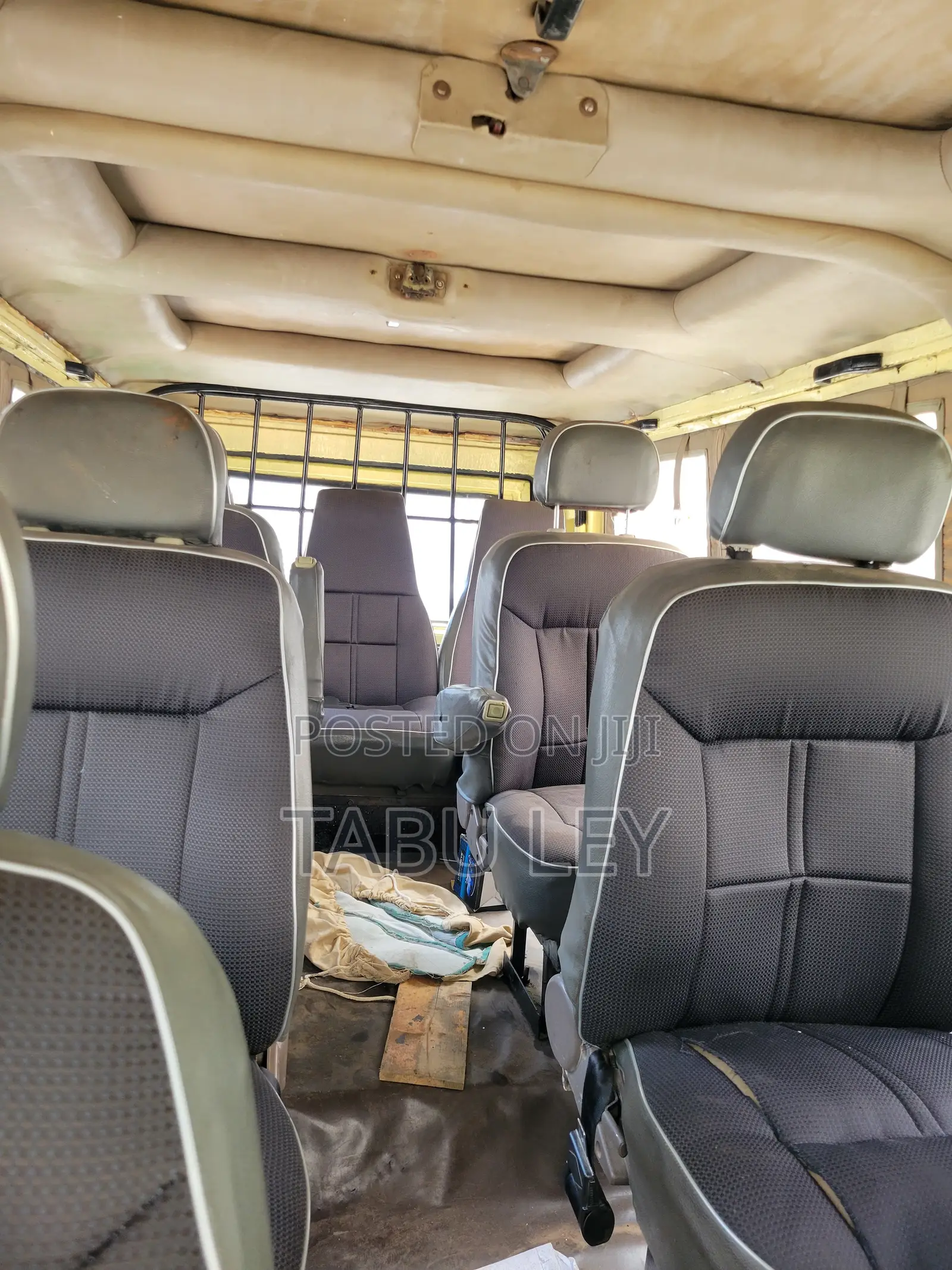 Land Rover Defender 130 2.5 TDS 2005 Green