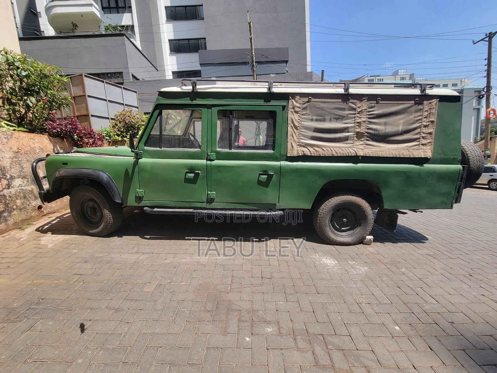 Land Rover Defender 130 2.5 TDS 2005 Green