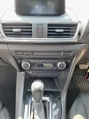 Mazda Axela 2019 White