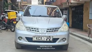 Nissan Tiida 2012 Silver