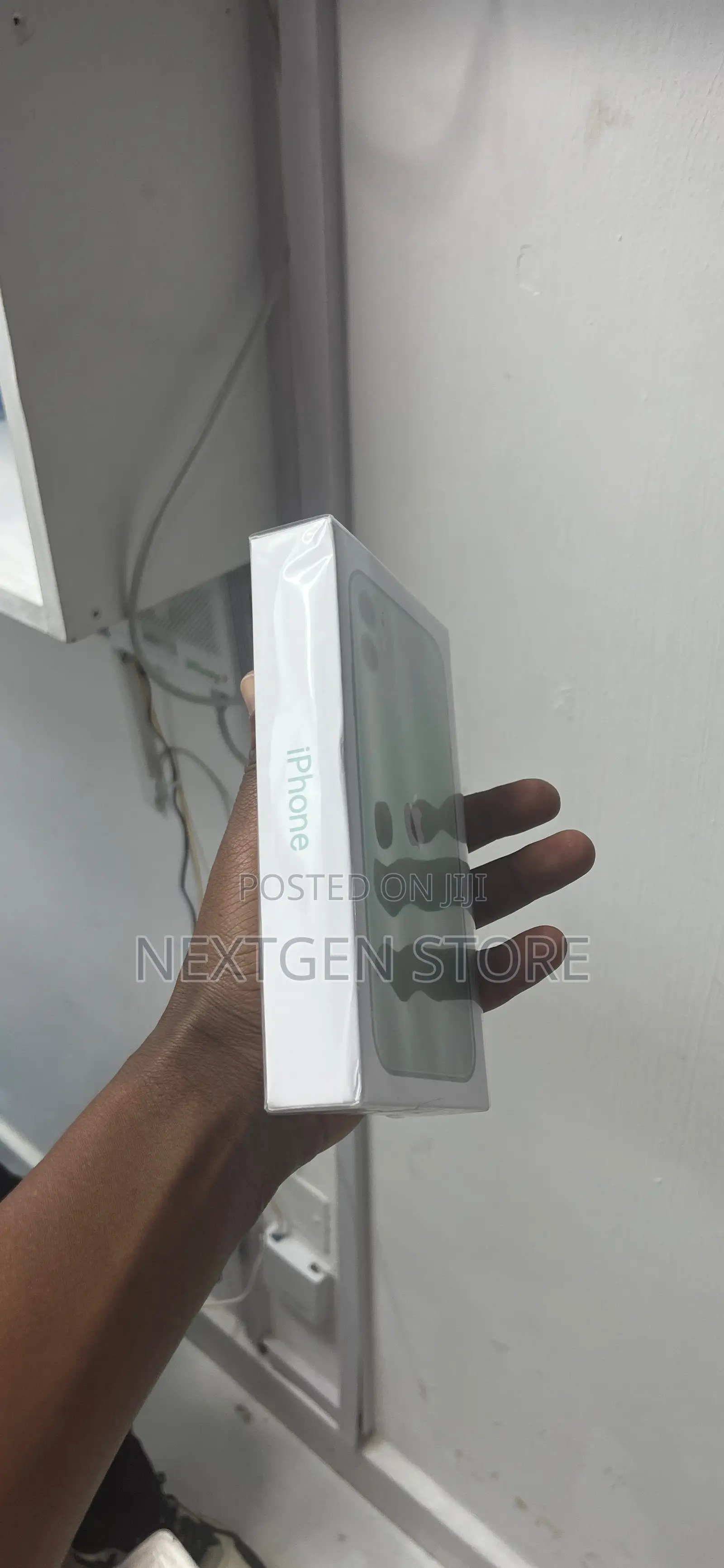 New Apple iPhone 11 128 GB Green