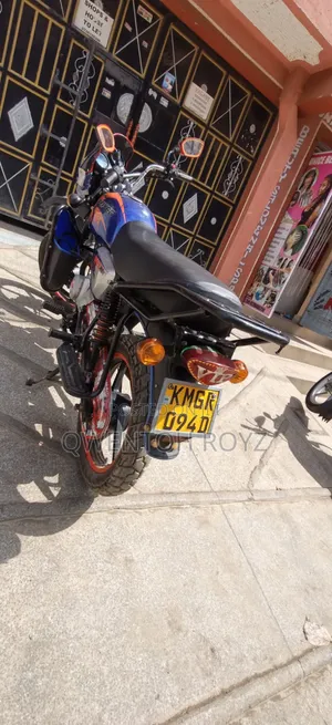 Bajaj Boxer 150 UG 2025 Blue