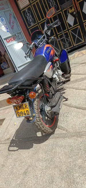 Bajaj Boxer 150 UG 2025 Blue
