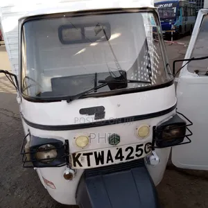 Piaggio 2022 White