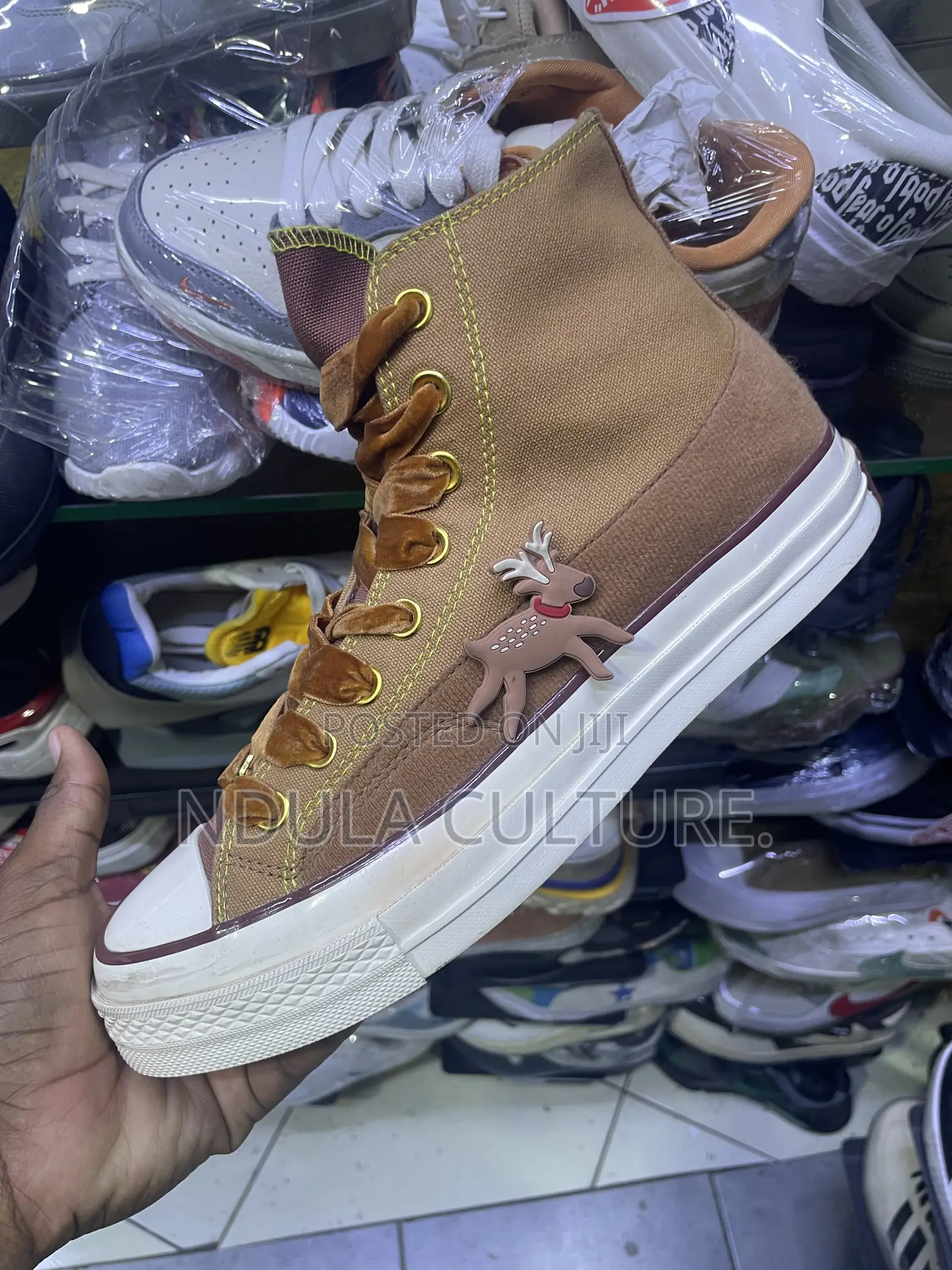 High Top Converse Chuck Taylor