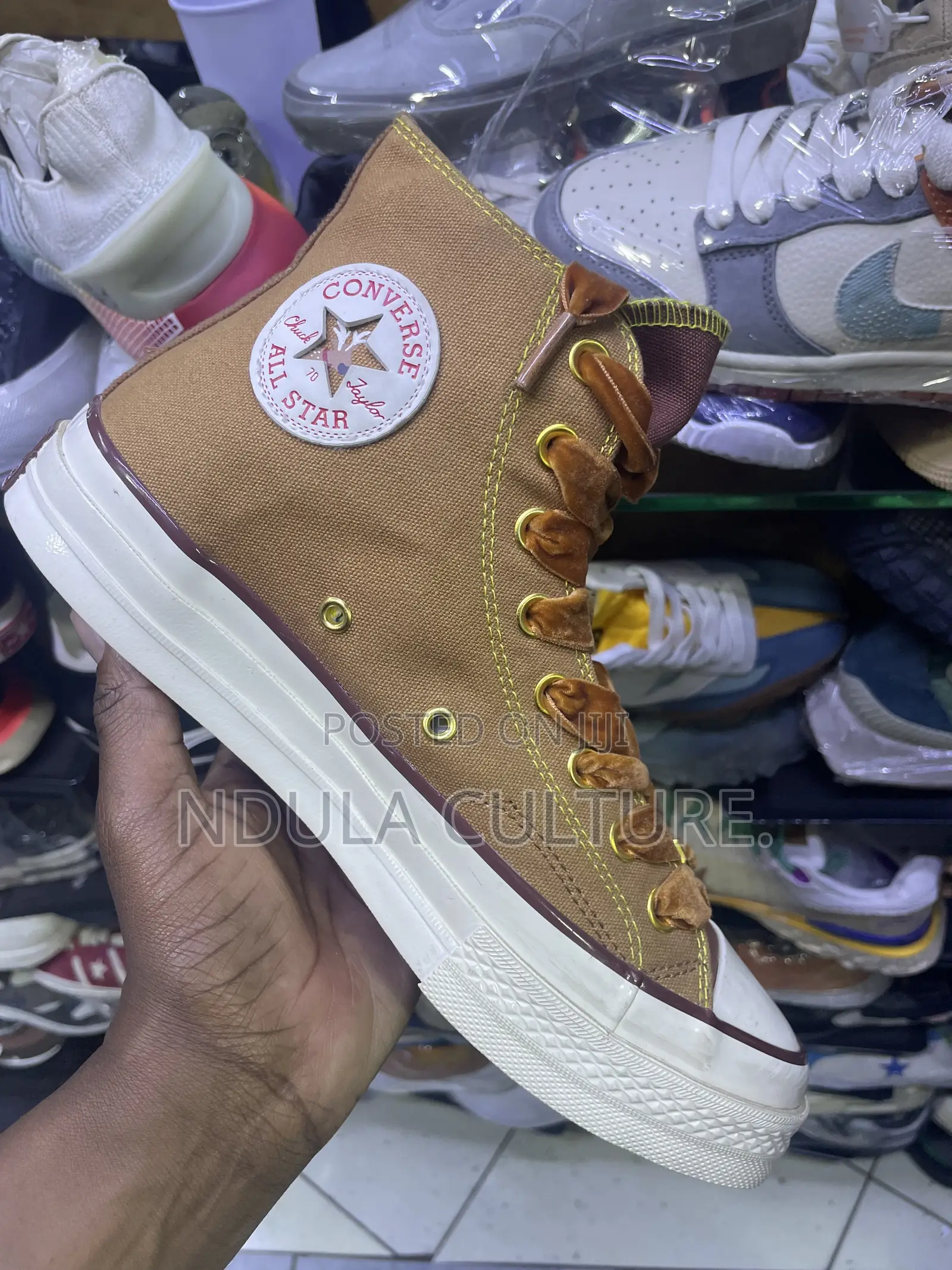 High Top Converse Chuck Taylor
