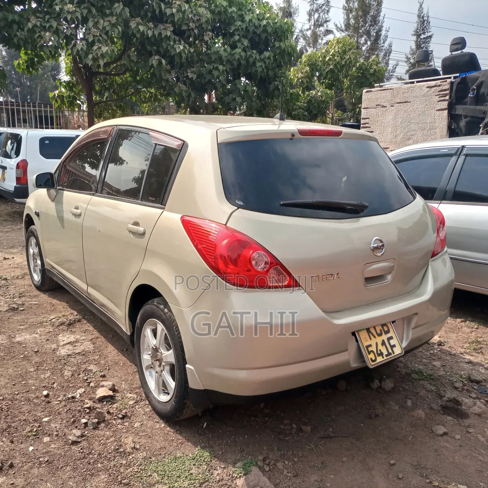 Nissan Tiida 2008 Gold