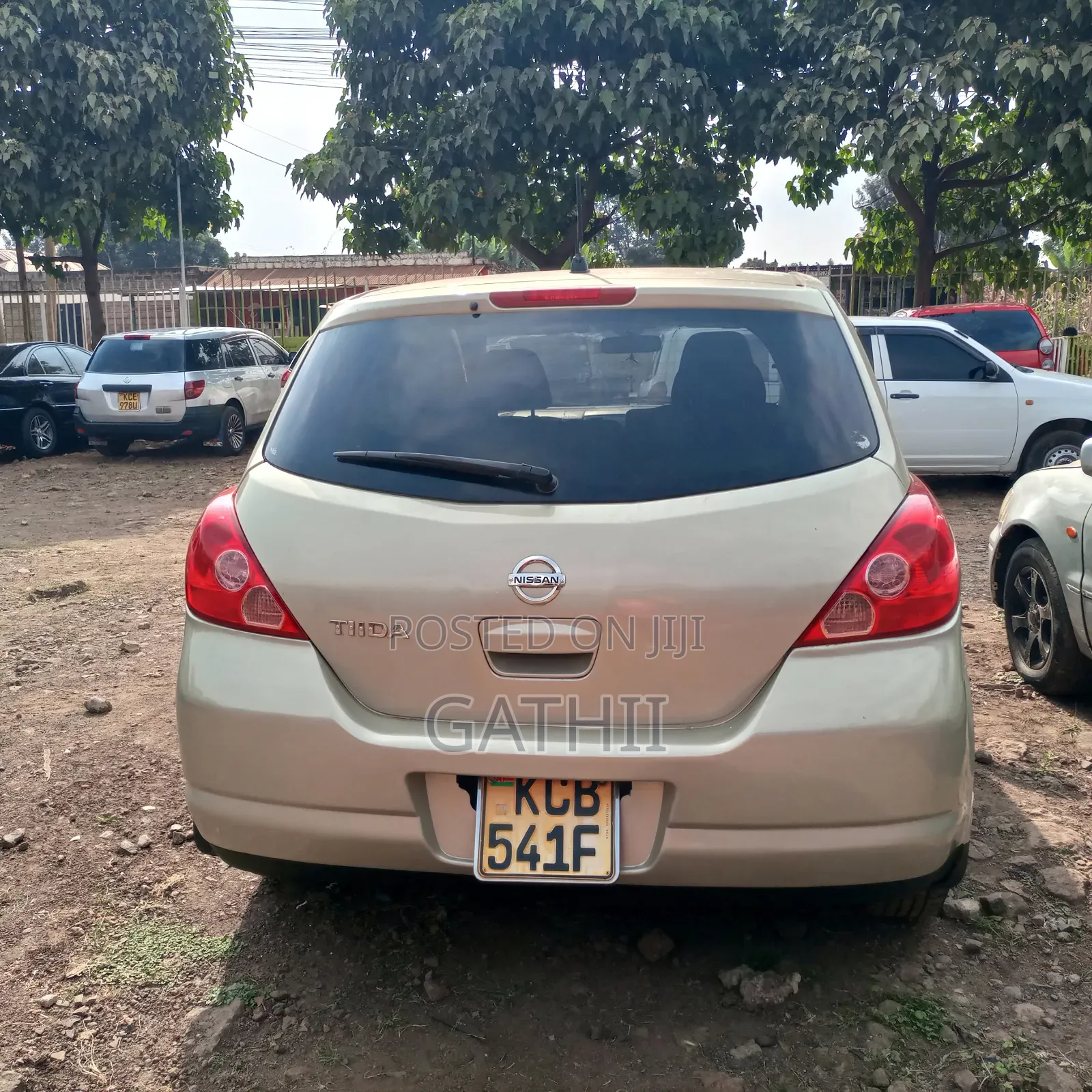 Nissan Tiida 2008 Gold