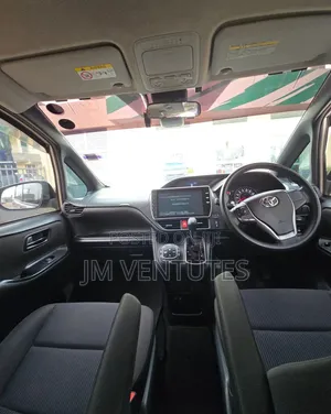 Toyota Noah 2017 Gray