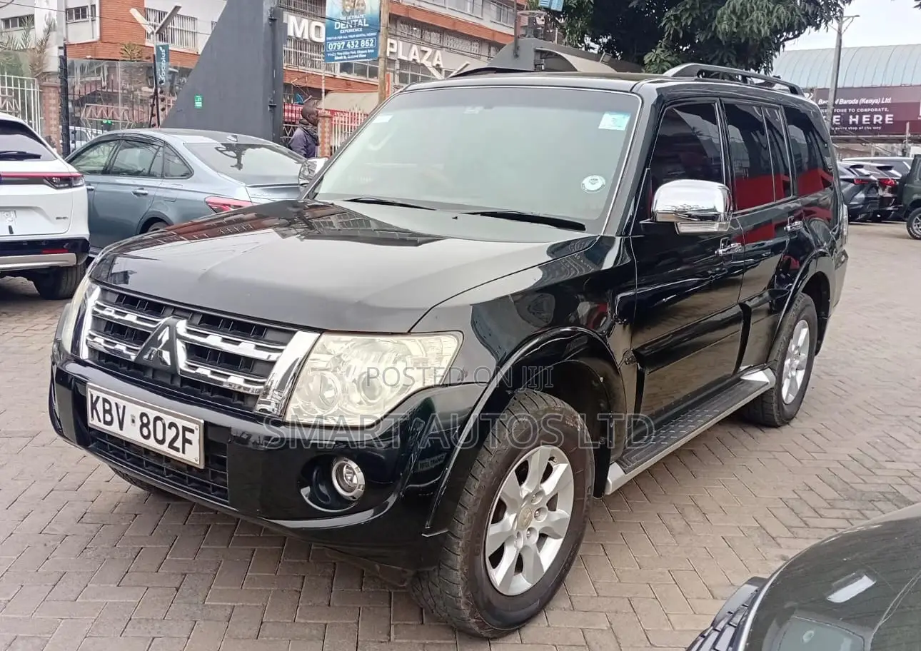 Mitsubishi Pajero 3.0 2011 Black