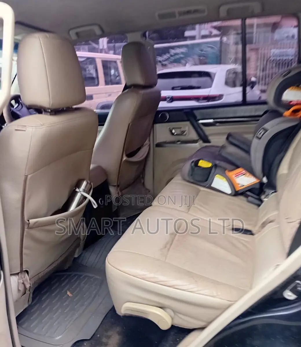 Mitsubishi Pajero 3.0 2011 Black