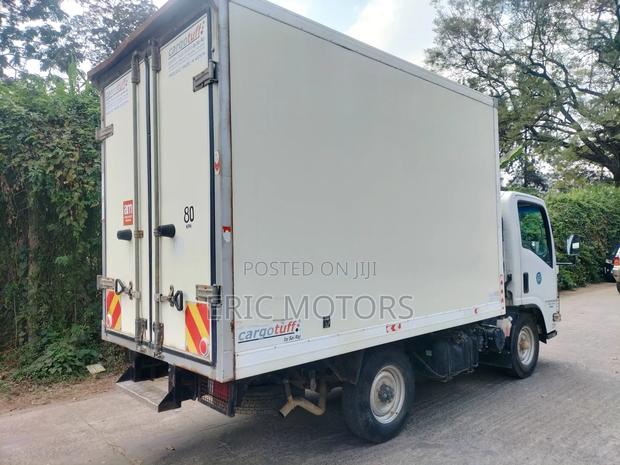 Isuzu NLR 2022 - thumbnail 2