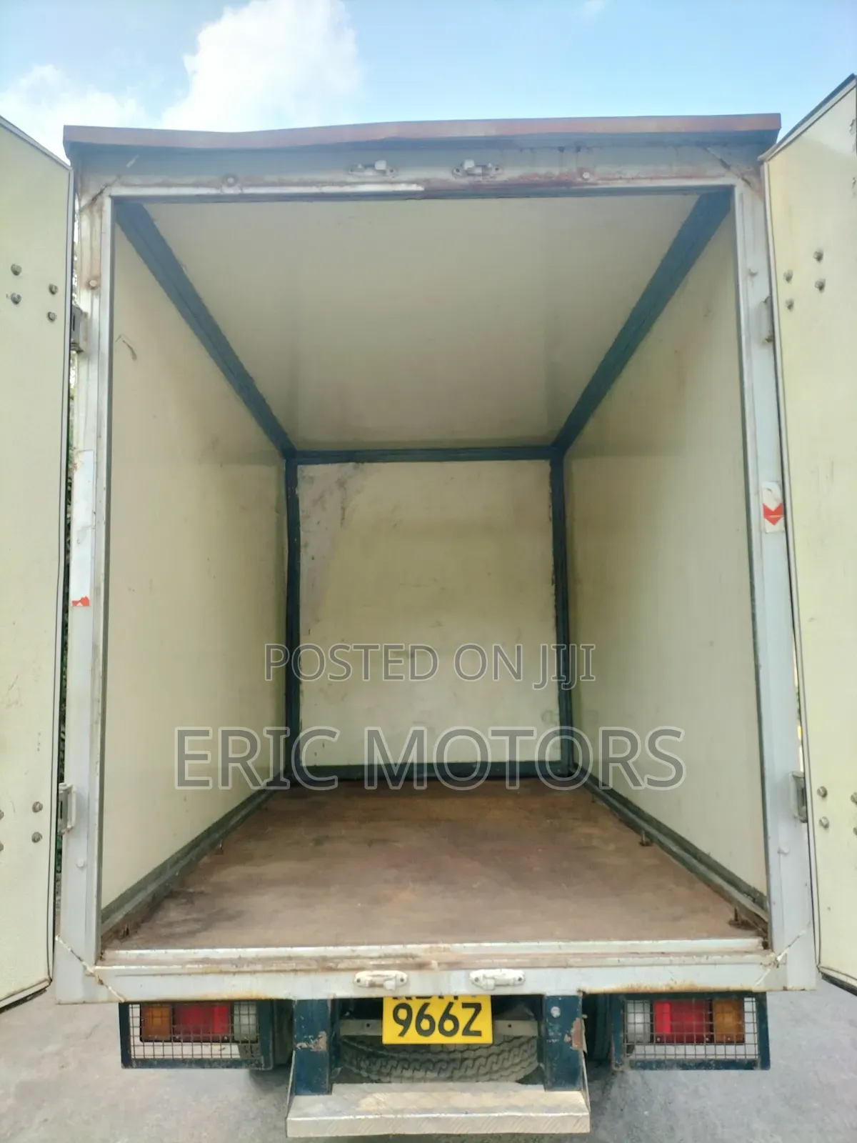 Isuzu NLR 2022