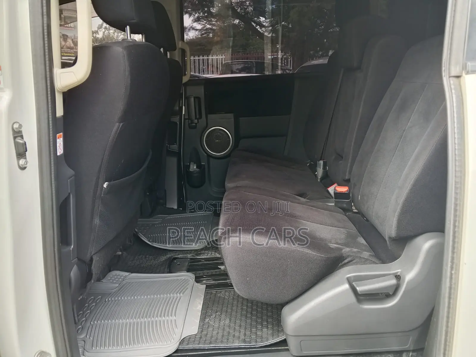 Mitsubishi Delica 2015 White