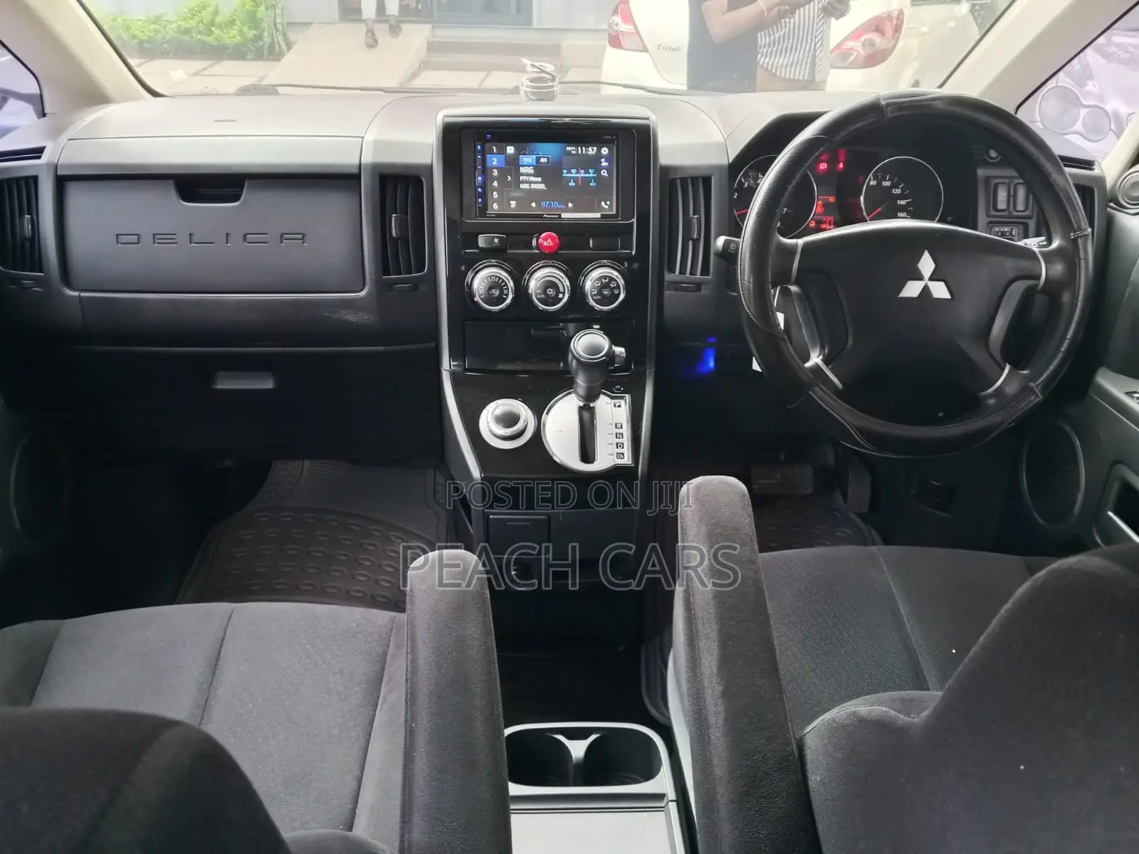 Mitsubishi Delica 2015 White