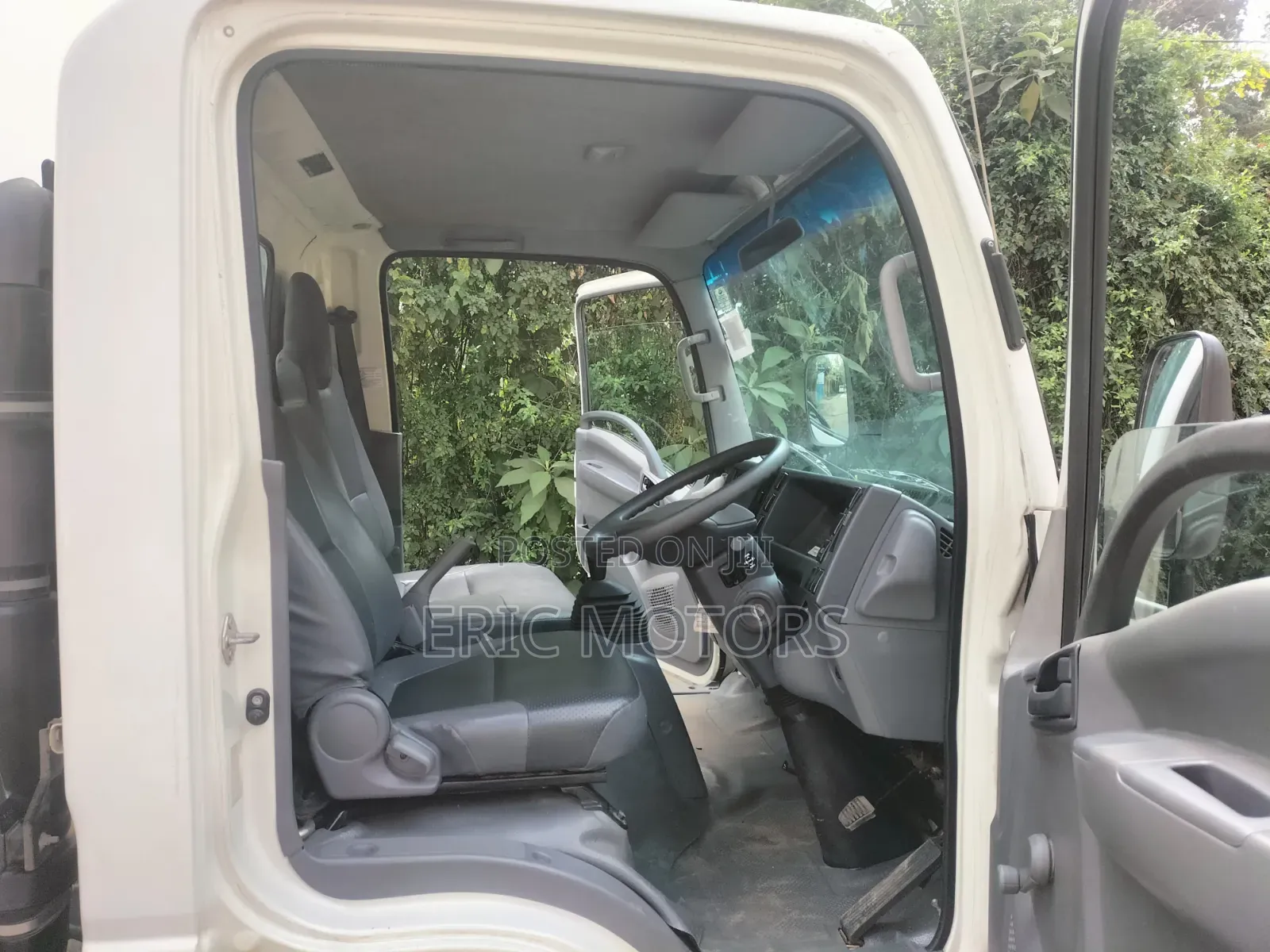 Isuzu NLR 2022