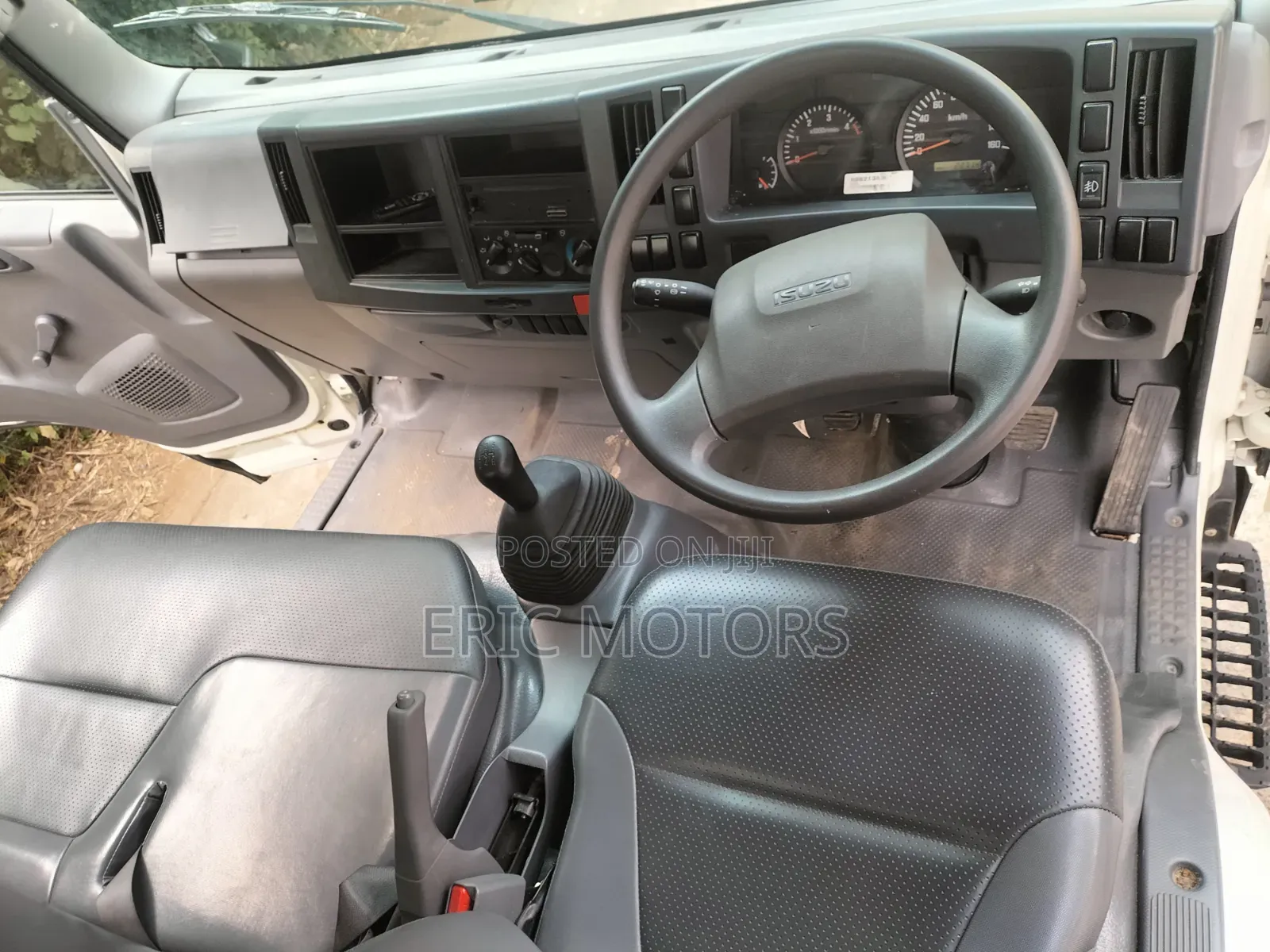 Isuzu NLR 2022