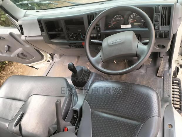 Isuzu NLR 2022 - thumbnail 9