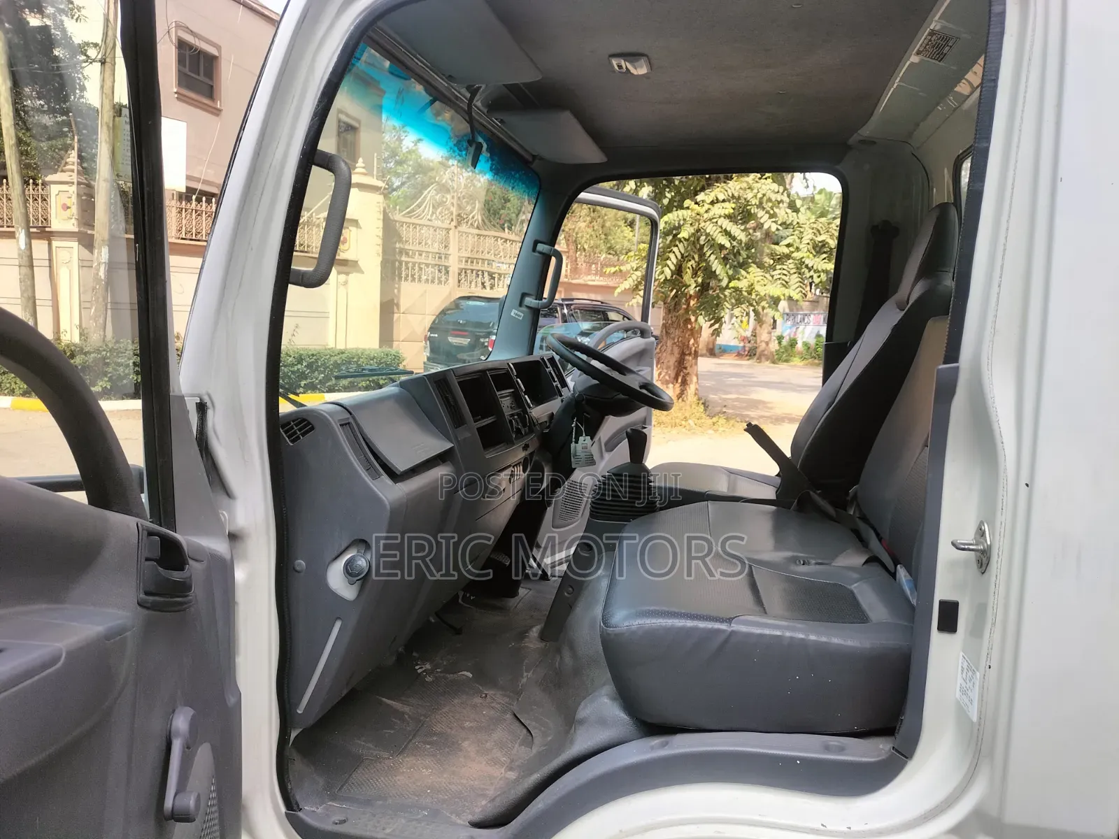 Isuzu NLR 2022