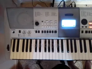 Yamaha PSR E 413
