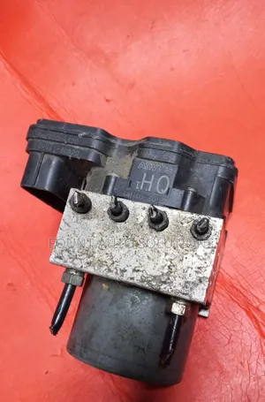 ABS Pump Toyota Crown 201w