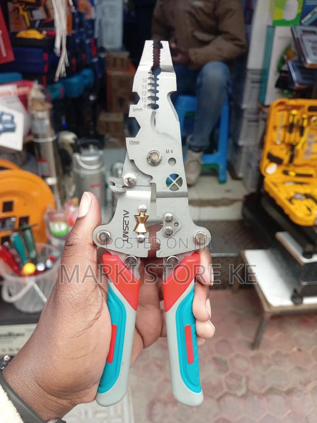 Foldable Wire Stripper - thumbnail 2