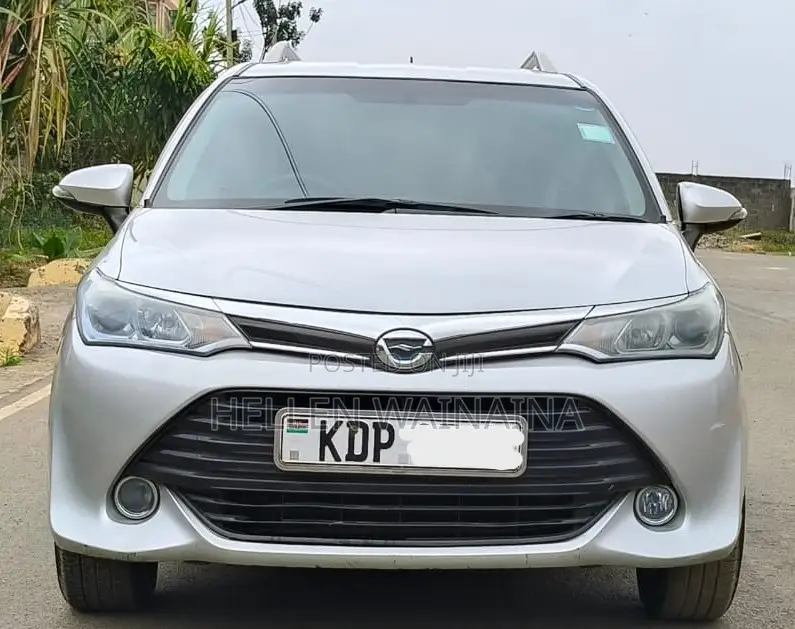 Toyota Corolla Fielder 2016 Silver