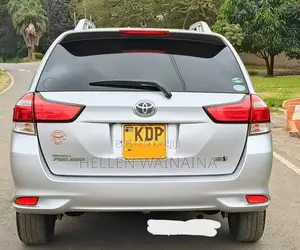 Toyota Corolla Fielder 2016 Silver