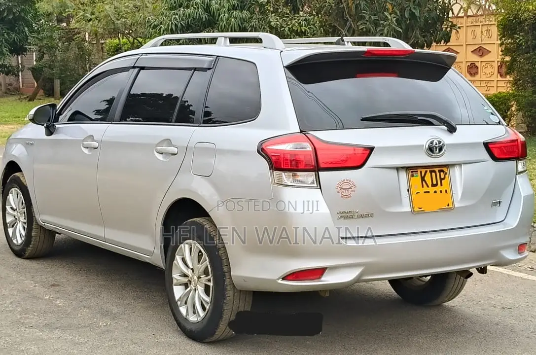 Toyota Corolla Fielder 2016 Silver