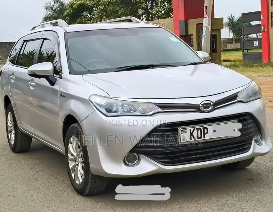 Toyota Corolla Fielder 2016 Silver