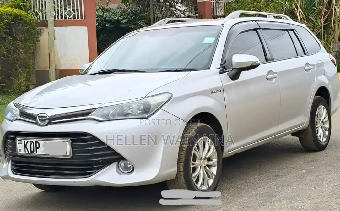 Toyota Corolla Fielder 2016 Silver