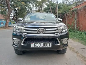 Toyota Hilux 2016 Black
