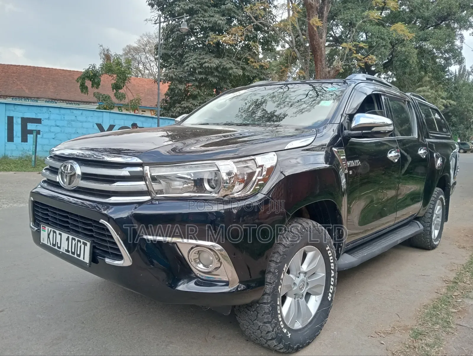 Toyota Hilux 2016 Black