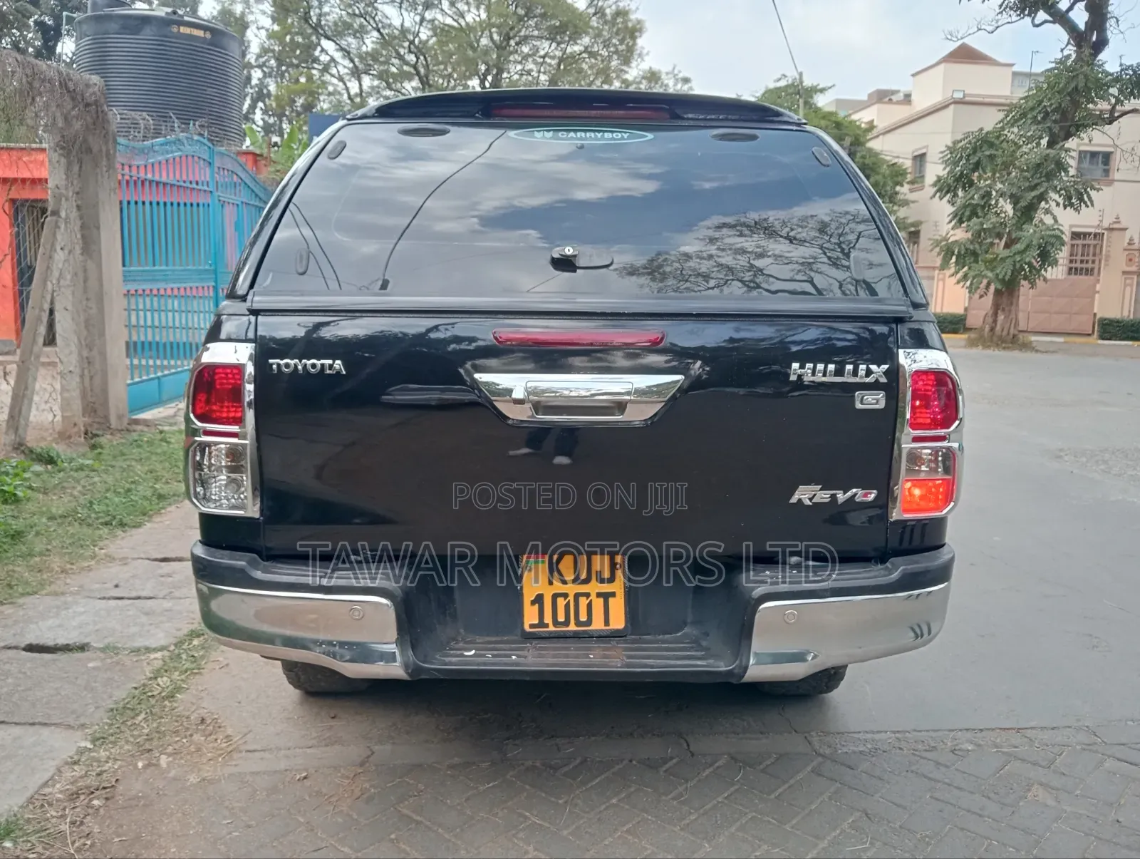 Toyota Hilux 2016 Black