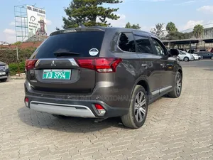 Mitsubishi Outlander 2019 Brown