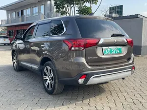 Mitsubishi Outlander 2019 Brown