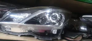 Crown Majesta 2013/2015 Headlights